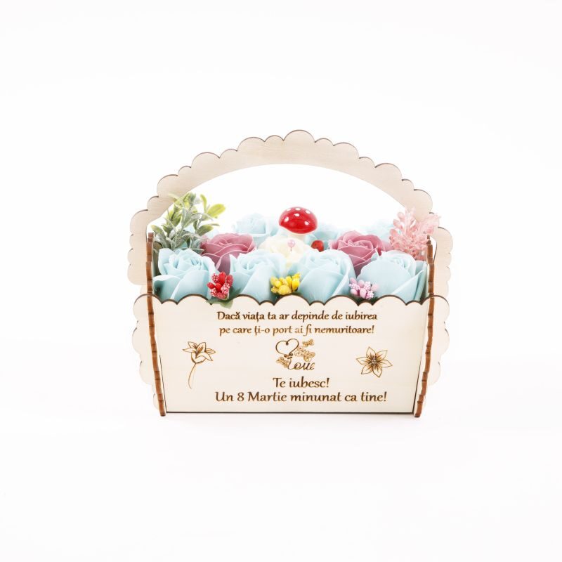  Aranjament floral cosulet gravat 8 martie "Nemuritoare", 11 trandafiri de sapun culori diverse