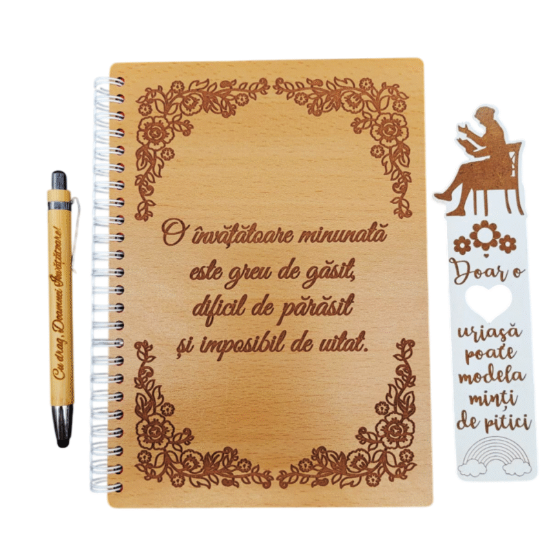 Set cadou pentru Doamna Invatatoare - Agenda, pix si semn de carte din lemn personalizate cu mesaj, Fag, A5