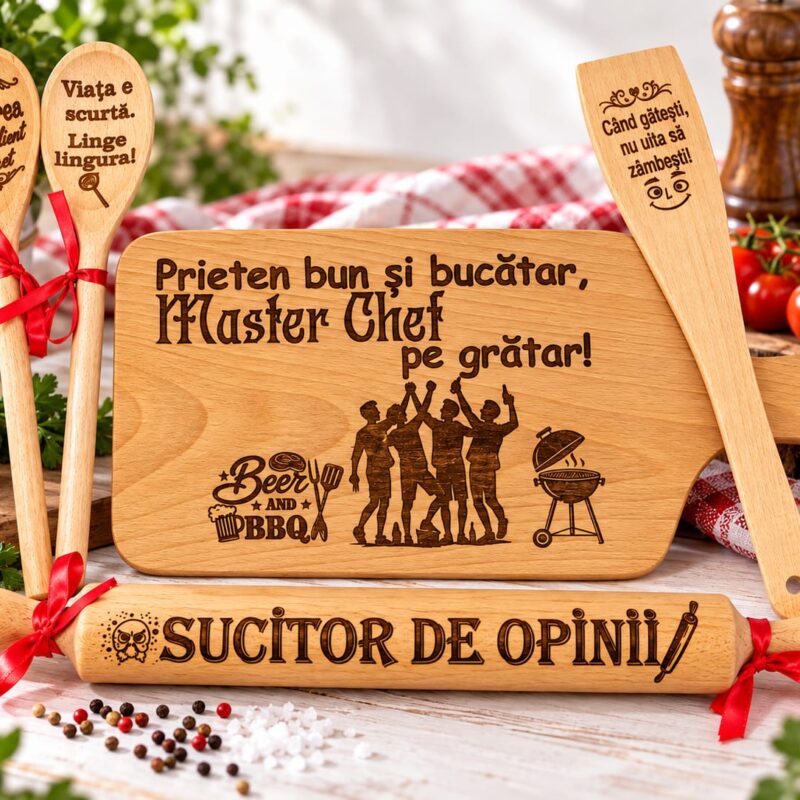 Set cadou amuzant pentru bucatarie, din lemn gravat, mesaje haioase, cadou pentru femei, familie si prieteni – Prieten bun